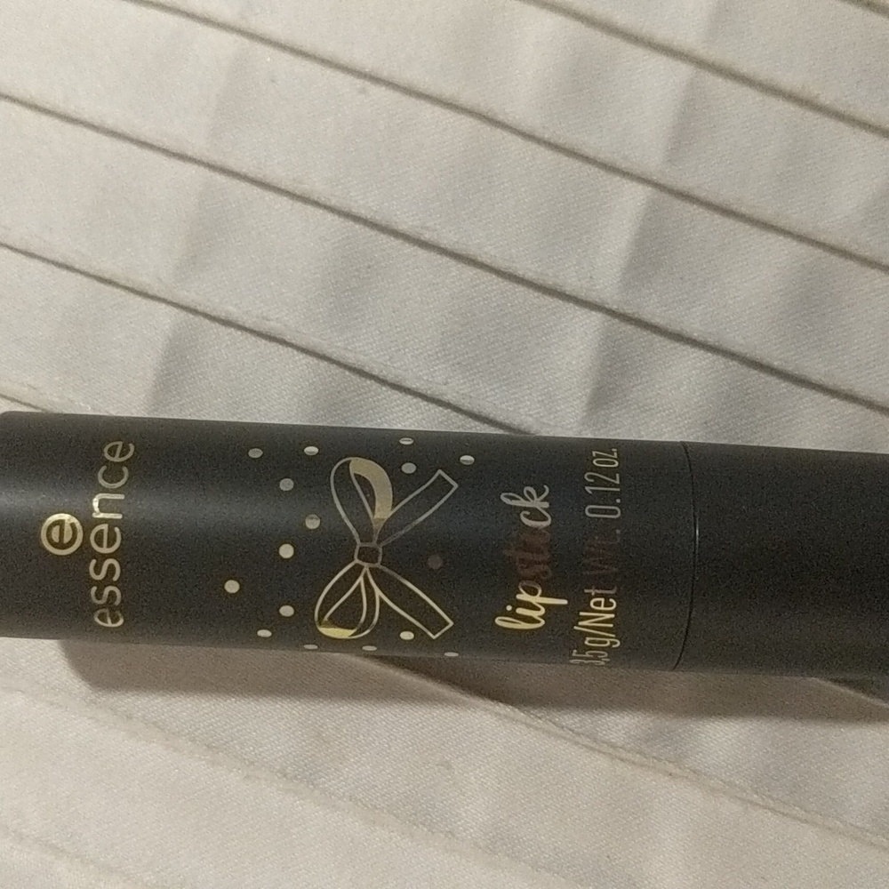 NWT Essence Lipstick